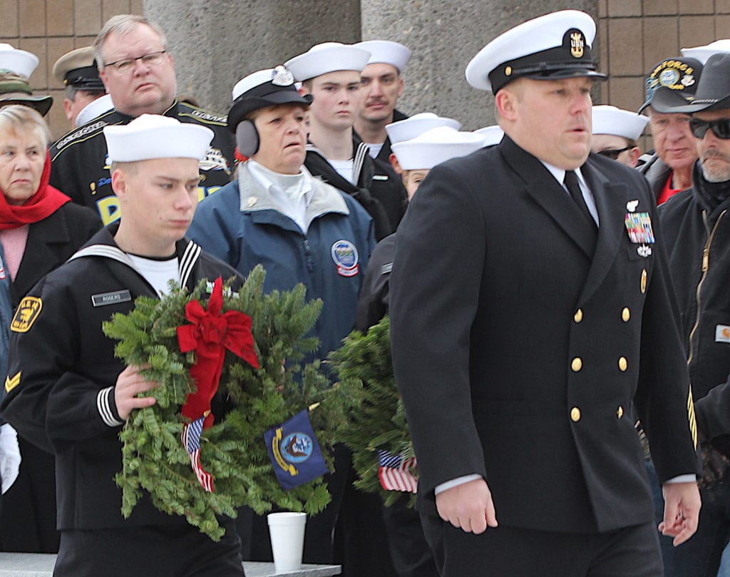 Volunteers Place 8,300 Wreaths at Veterans Cemetery | Mineral County  Independent News